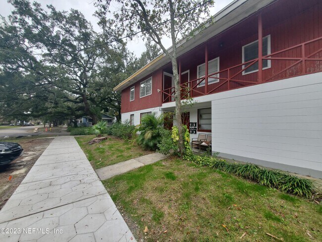 property at 2305 Myra St