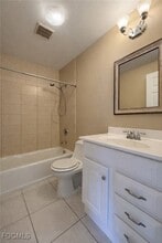 107 SE 2nd Ave in Cape Coral, FL - Foto de edificio - Building Photo