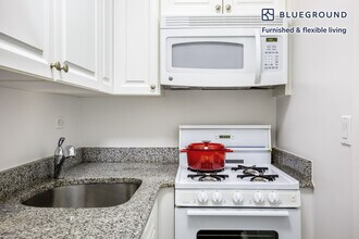 952 5th Ave in New York, NY - Building Photo - Building Photo
