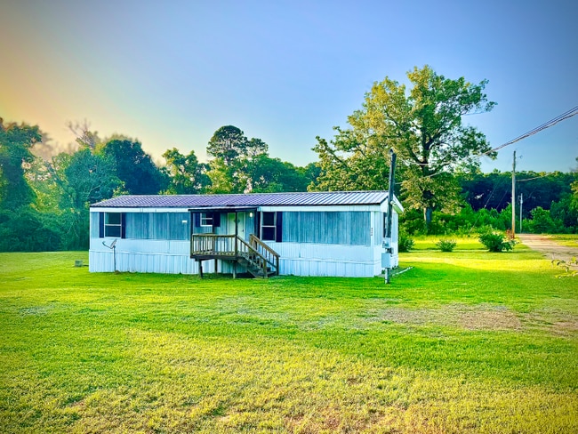 property at 6068 Old Mooringsport Rd