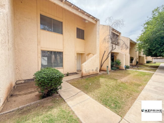 property at 4440 W Solano Dr N