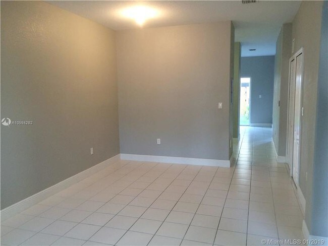 1663 SE 29th St in Homestead, FL - Building Photo - Building Photo