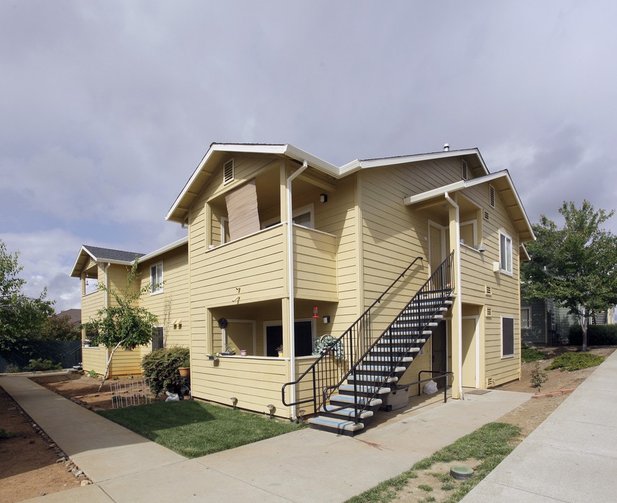 Shingle Terrace Apartments in Shingle Springs, CA - Foto de edificio