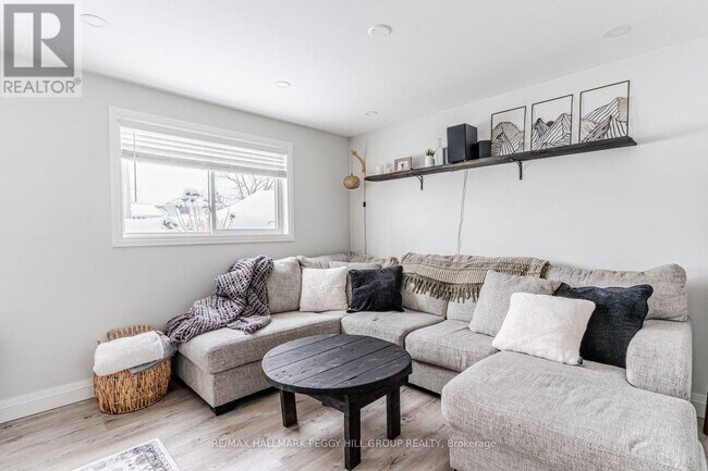 20 Ottaway Ave in Barrie, ON - Building Photo - Building Photo