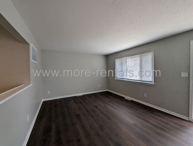 2682 Maywood Rd in Columbus, OH - Building Photo - Building Photo