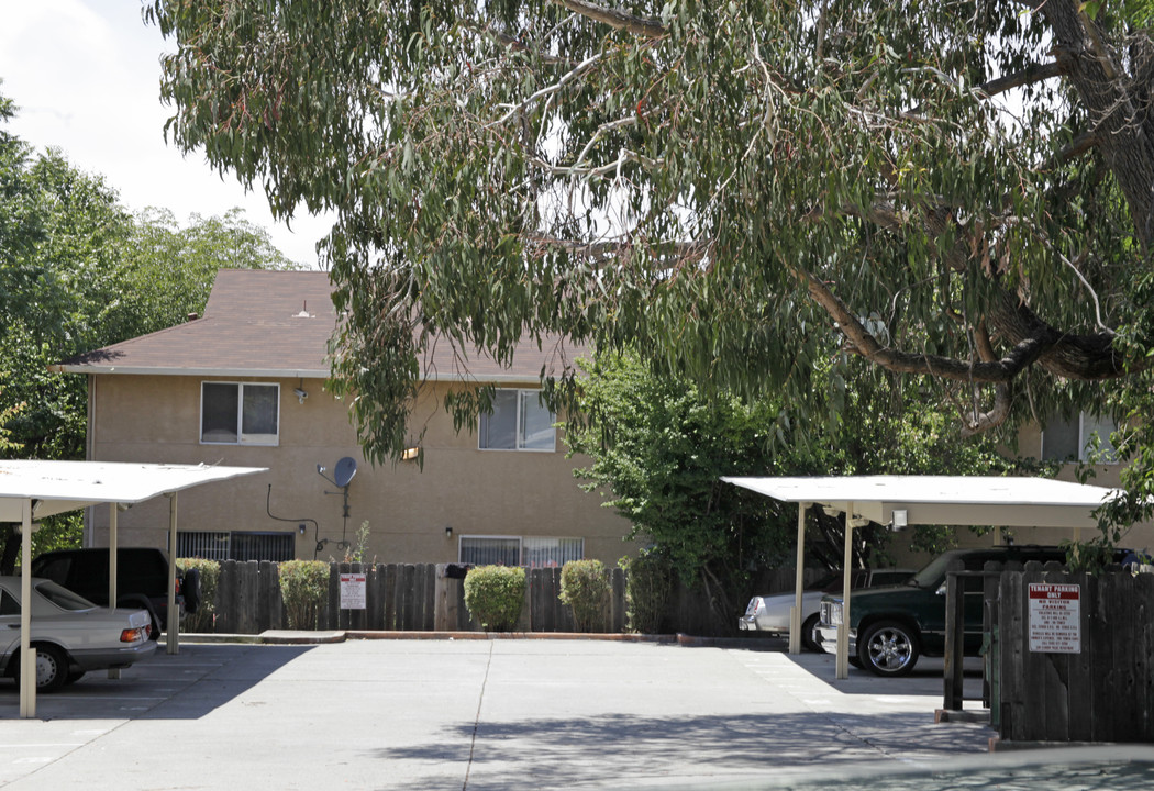 1693 Mono Ave in San Leandro, CA - Building Photo