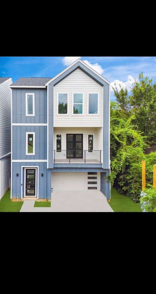 property at 2807 Brailsfort St