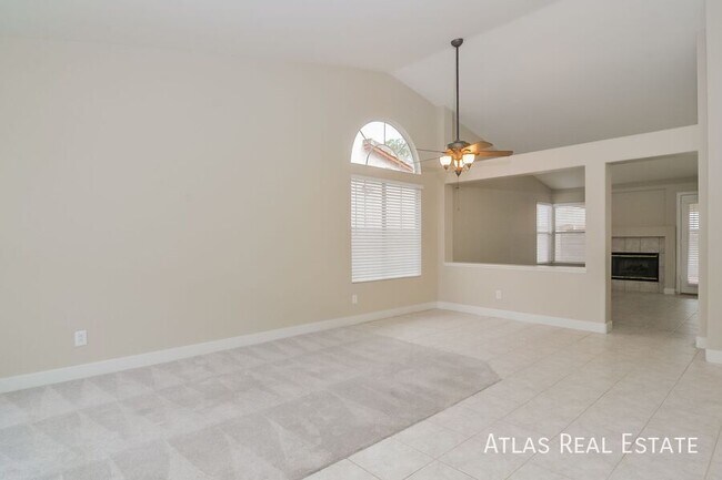 6093 Bing Cherry Dr in Las Vegas, NV - Foto de edificio - Building Photo