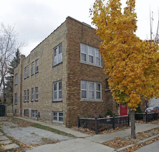 1015 58th St in Kenosha, WI - Foto de edificio - Building Photo