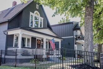 951 Tecumseh St, Unit B in Indianapolis, IN - Building Photo - Building Photo