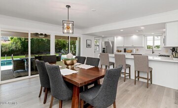 8225 E Jackrabbit Rd in Scottsdale, AZ - Building Photo - Building Photo