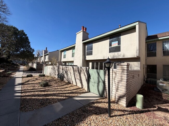 7465 Prairie Rd NE in Albuquerque, NM - Building Photo - Building Photo