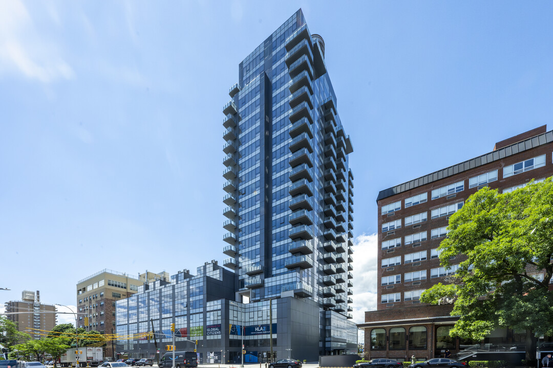 Bayview Courtyard in Brooklyn, NY - Building Photo