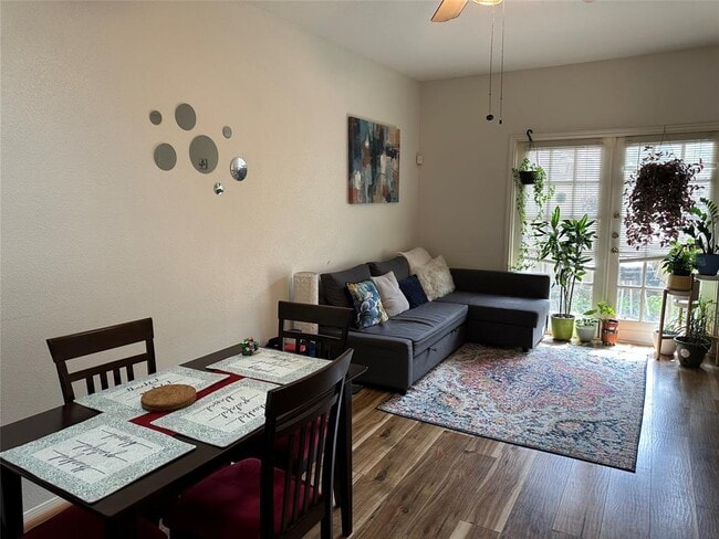 8055 Cambridge St photo'