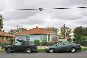 7008 Hazeltine Ave in Van Nuys, CA - Building Photo - Building Photo