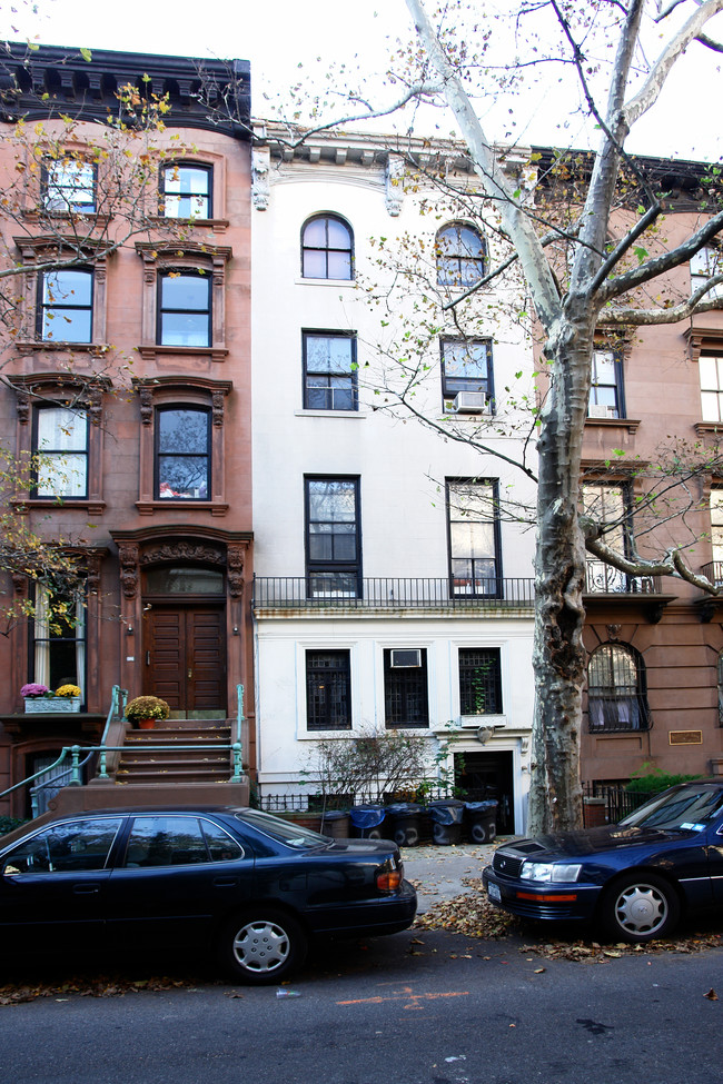 102 Pierrepont Street in Brooklyn, NY - Building Photo - Building Photo