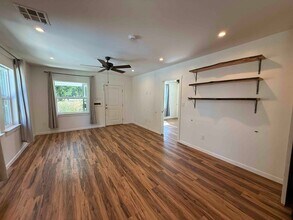 400 Todhunter Ave in West Sacramento, CA - Building Photo - Building Photo