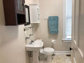 910 Gaffield Pl in Evanston, IL - Building Photo - Building Photo