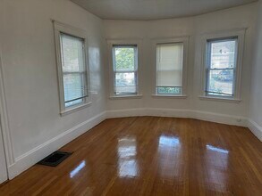 51 Flynt St in Quincy, MA - Building Photo - Building Photo