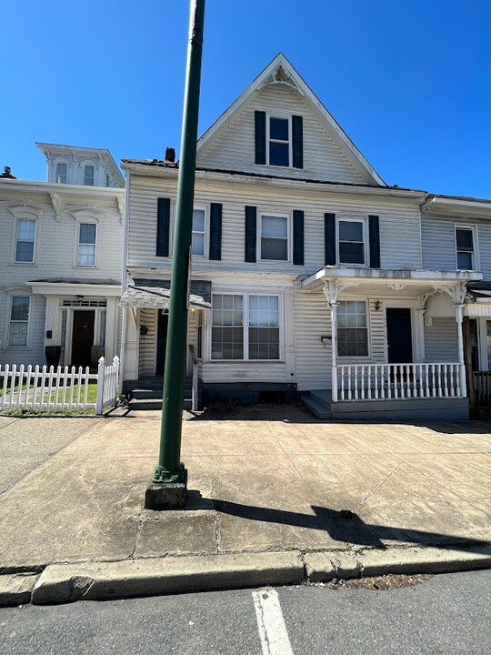 248 Main St in Catawissa, PA - Building Photo