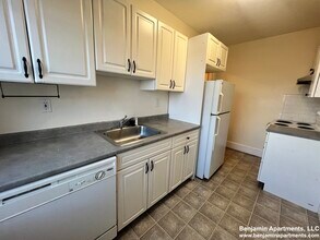 512 Belmont St, Unit 38 in Watertown, MA - Building Photo - Building Photo