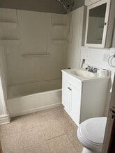 1468 Kellogg St, Unit 3-Upper in Alden, NY - Building Photo - Building Photo