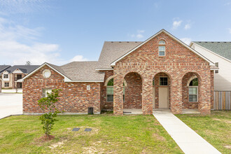 Timber Creek Townhomes in Livingston, LA - Building Photo - Building Photo