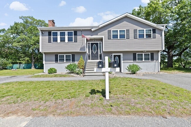 property at 10 Lincoln Rd