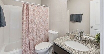 Westpointe Apartments in Urbandale, IA - Foto de edificio - Building Photo