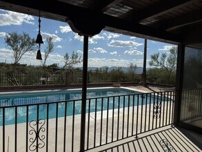 1402 E Big Rock Rd in Tucson, AZ - Building Photo - Building Photo