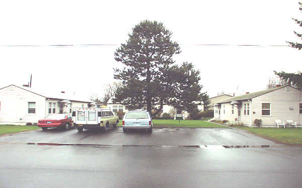 312-342 SE 196th Ave in Portland, OR - Building Photo - Building Photo