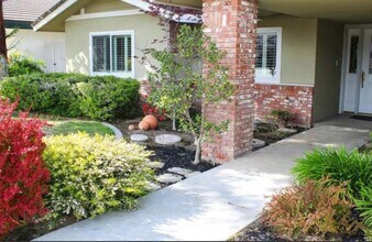 9500 Hemingway Pl in Bakersfield, CA - Building Photo - Building Photo