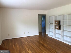 545 Beall Ave in Rockville, MD - Building Photo - Building Photo