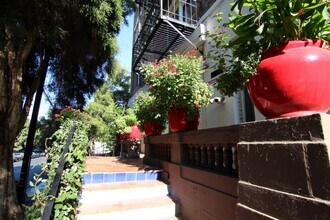 532 S Coronado St in Los Angeles, CA - Building Photo - Building Photo