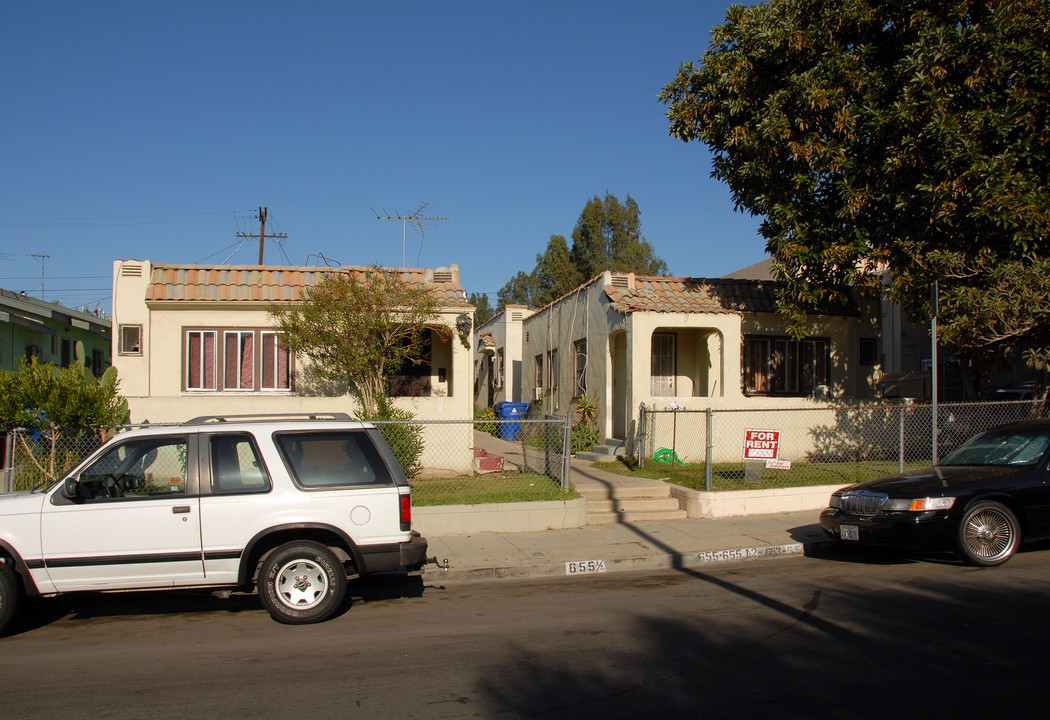 651 Mathews St in Los Angeles, CA - Building Photo