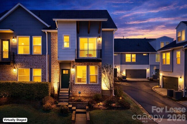 1515 Hidden Falls Rd in Charlotte, NC - Foto de edificio - Building Photo