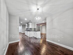 9033 Flicker Ln in Dallas, TX - Building Photo - Building Photo