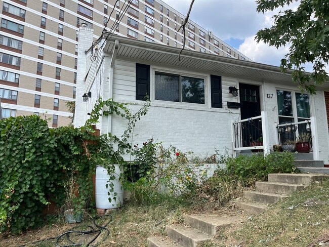 property at 127 S Jordan St