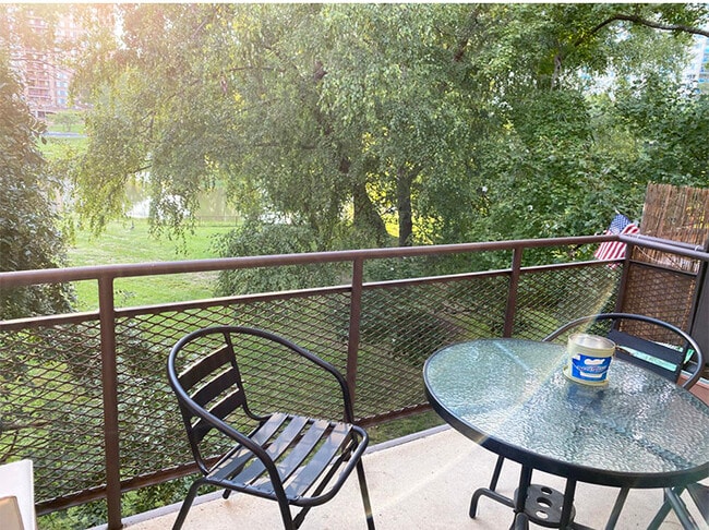 10400 Rockville Pike in North Bethesda, MD - Foto de edificio - Building Photo