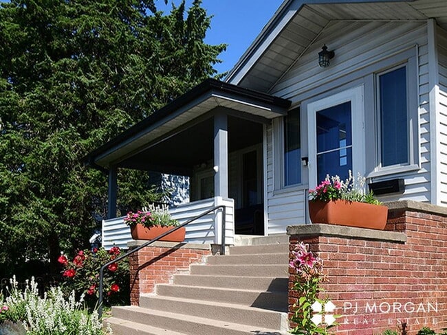 5022 Izard St in Omaha, NE - Foto de edificio - Building Photo