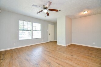5405 Southlea St in Houston, TX - Building Photo - Building Photo