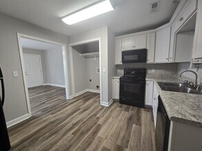 736 Baugh Rd in Nashville, TN - Foto de edificio - Building Photo