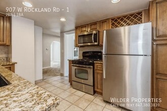 907 W Rockland Rd in Lake Bluff, IL - Building Photo - Building Photo