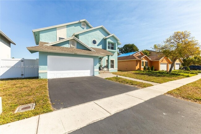 9621 SW 11th St in Pembroke Pines, FL - Building Photo - Building Photo