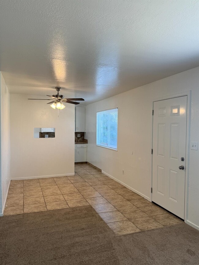 547 E Barstow Ave in Fresno, CA - Building Photo - Building Photo