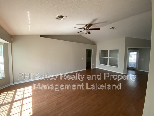 5325 Tillery Rd in Lakeland, FL - Building Photo - Building Photo