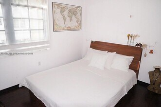 435 21st St, Unit 215 in Miami Beach, FL - Foto de edificio - Building Photo
