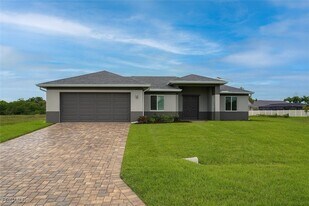 1246 NW 19th St in Cape Coral, FL - Building Photo
