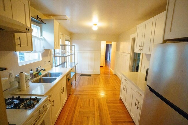 5814 Martin Luther King Jr Way in Oakland, CA - Foto de edificio - Building Photo