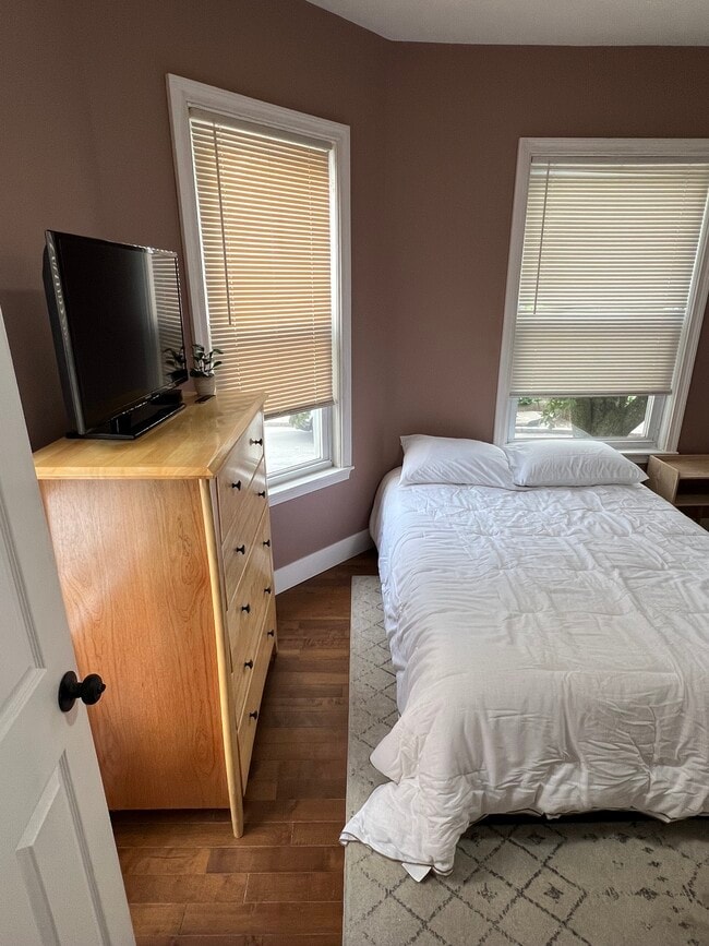 38 Pinckney St, Unit #2 in Somerville, MA - Building Photo - Building Photo